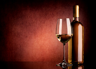 Image showing Festive white wine