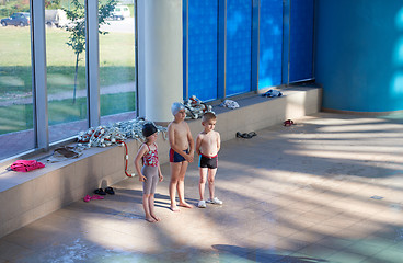 Image showing chil group  at swimming pool