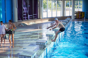 Image showing child portrait on swimming pool