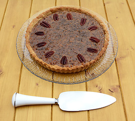 Image showing Pie server with pecan pie