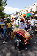 Image showing Peoples in traditional Marketplace Tomohon City