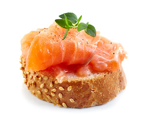 Image showing bread with salmon fillet