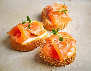 Image showing bread with salmon fillet