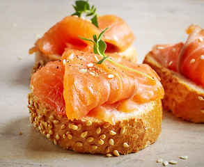 Image showing bread with salmon fillet