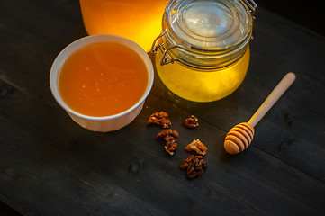 Image showing Honey with walnut