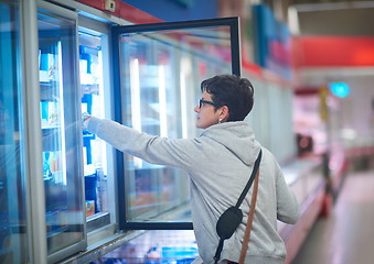 Image showing woman in supermarket