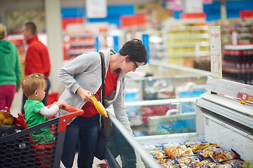 Image showing mother with baby in shopping