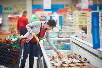 Image showing mother with baby in shopping