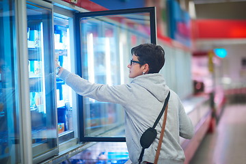 Image showing woman in supermarket