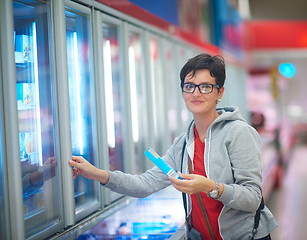 Image showing woman in supermarket