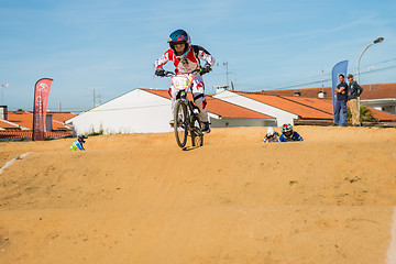 Image showing Andre Ribeiro leading the race