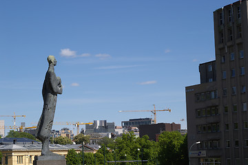 Image showing Statue of King Haakon 7. in Oslo