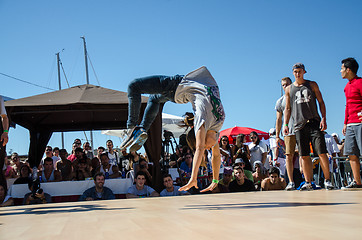 Image showing B-Boying crews warmup