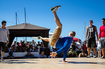 Image showing B-Boying crews warmup