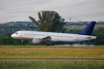 Image showing Plane landing