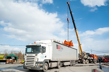 Image showing Loading of equipment on agricultural exhibition