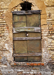 Image showing hammered window  