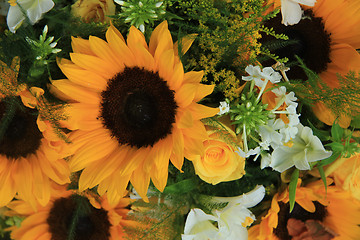 Image showing Yellow bridal arrangement