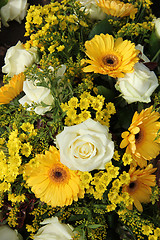 Image showing White roses and yellow gerberas