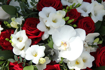 Image showing Red and white bridal arrangement