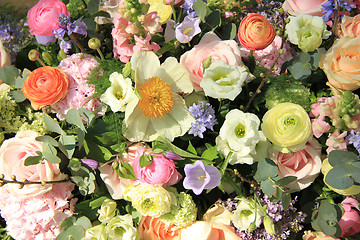 Image showing Mixed bridal arrangement