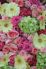 Image showing Yellow and pink bridal flowers