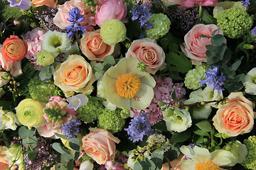 Image showing Mixed bridal arrangement