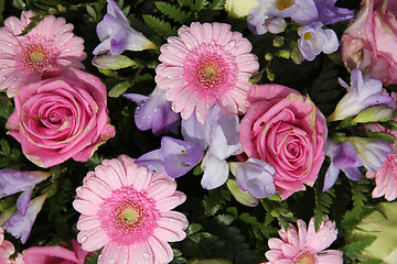 Image showing Bridal flowers in pink and lilaq