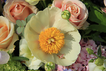 Image showing Mixed bridal arrangement