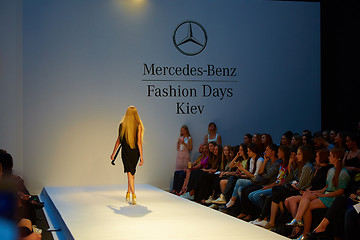 Image showing Fashion show