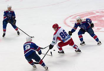 Image showing M. Petrov (86) attack