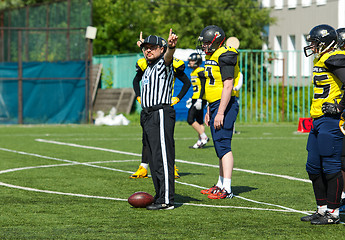 Image showing Referee gesture