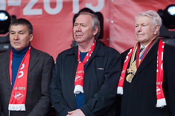 Image showing Oleg Romantsev (center)