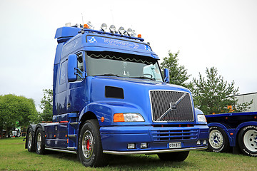 Image showing Blue Volvo NH12 Truck year 2002 in Power Truck Show