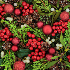 Image showing Berries and Baubles
