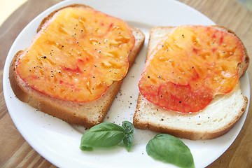 Image showing Sandwich of fresh heirloom tomato