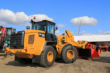 Image showing CAT 926M Wheel Loader on Display