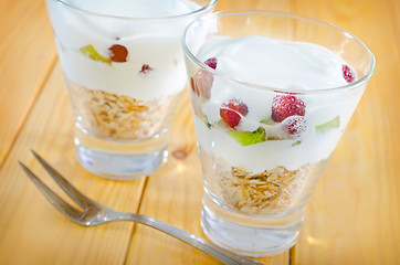 Image showing yogurt and oat flakes