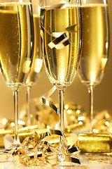 Image showing Golden champagne sparkle