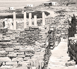 Image showing sea in delos greece the historycal acropolis and old ruin site