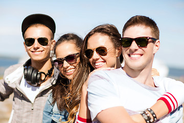 Image showing group of teenagers hanging out