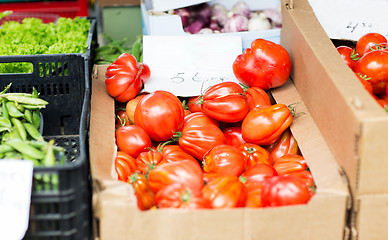 Image showing oxheart tomatoes in box at street market