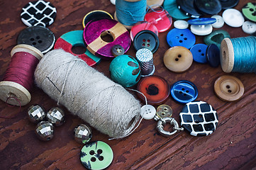 Image showing Buttons and thread
