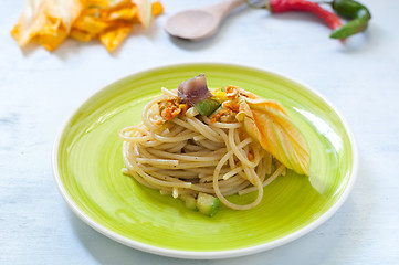 Image showing Spaghetti with marinated anchovy, zucchini and zucchini flowers