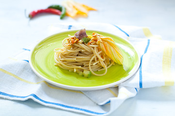 Image showing Spaghetti with marinated anchovy, zucchini and zucchini flowers