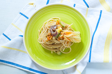 Image showing Spaghetti with marinated anchovy, zucchini and zucchini flowers