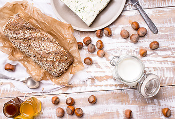 Image showing Bread with seeds and cheese for breakfast