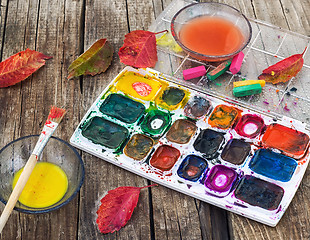 Image showing Paint on the autumn table