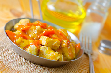 Image showing Chicken with vegetable sauce in metal plate