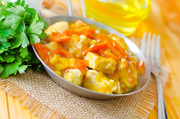 Image showing Chicken with vegetable sauce in metal plate